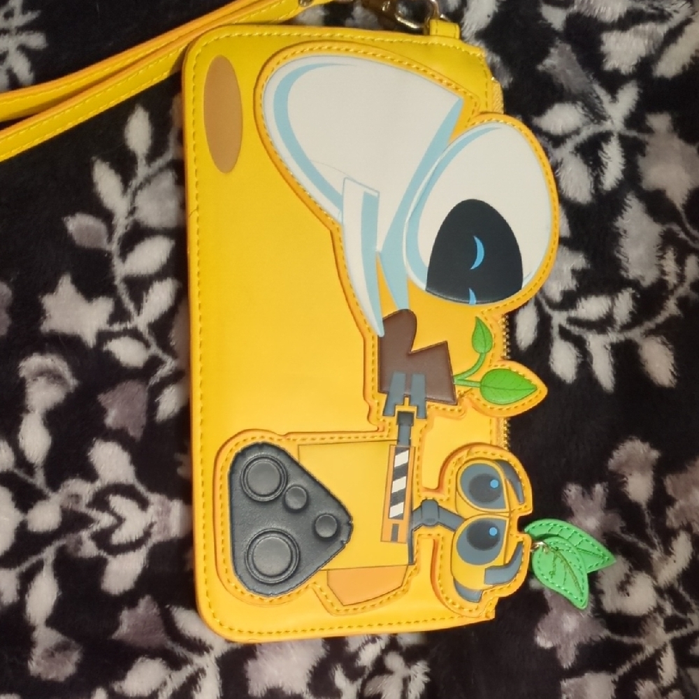 Loungefly Pixar WALL-E And Eve Wristlet Wallet